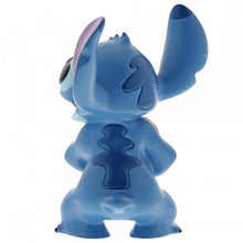 Load image into Gallery viewer, DISNEY SHOWCASE - STITCH HUGS - STITCH WITH HEART MINI FIGURINE
